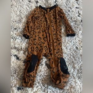 Kyte baby zipper Jammie’s 18-24 gently used in fantastic shape.